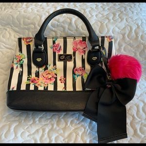 Luv Betsey Johnson Womens Giyaa Mini Satchel